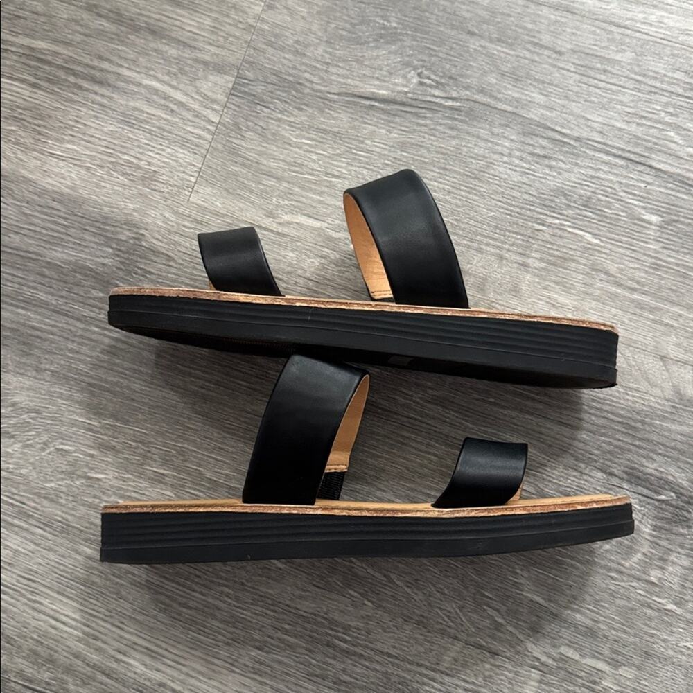 DV by Dolce Vita Two Strap Black "Haller" Sandals Size 9 - Picture 3 of 9